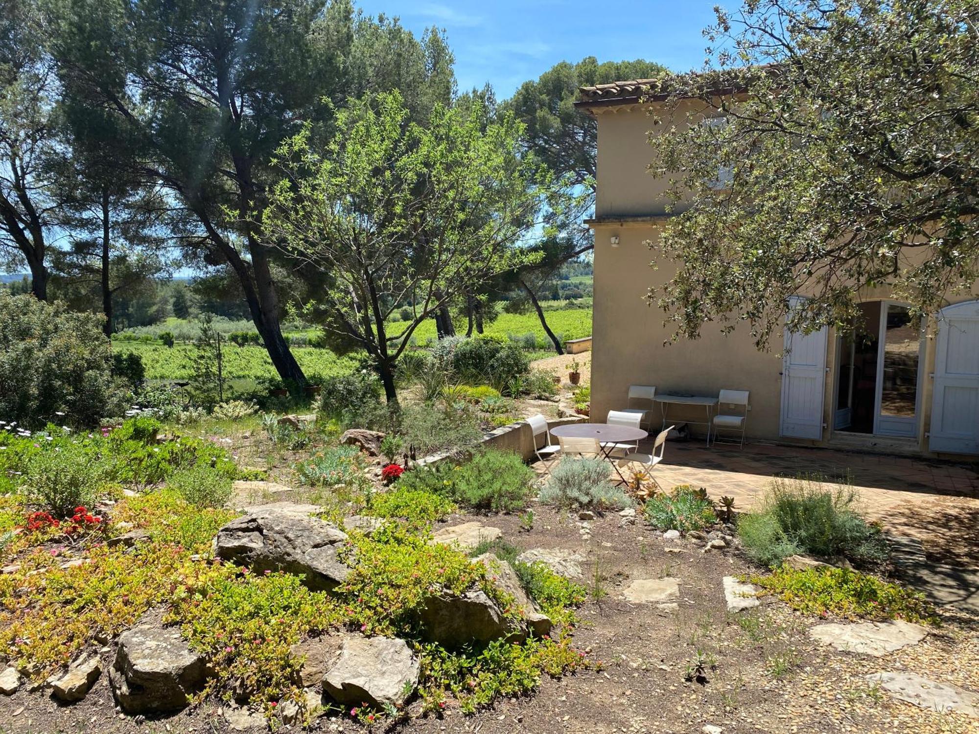 Domaine De Fondouce Bed & Breakfast Villeveyrac Dış mekan fotoğraf